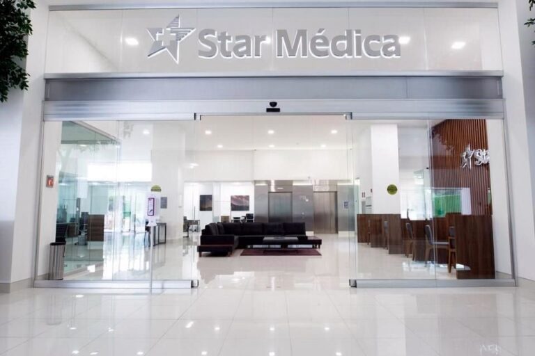 Interior de Star Médica Tlalnepantla, mostrando las modernas instalaciones donde Brain Diagnostics realiza diagnósticos neurológicos.